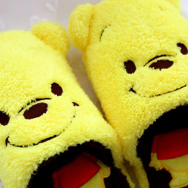 Chinelos de Pelúcia Disney Personagens - Conforto e Magia para Seus Pés