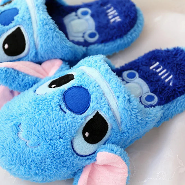 Chinelos de Pelúcia Disney Personagens - Conforto e Magia para Seus Pés