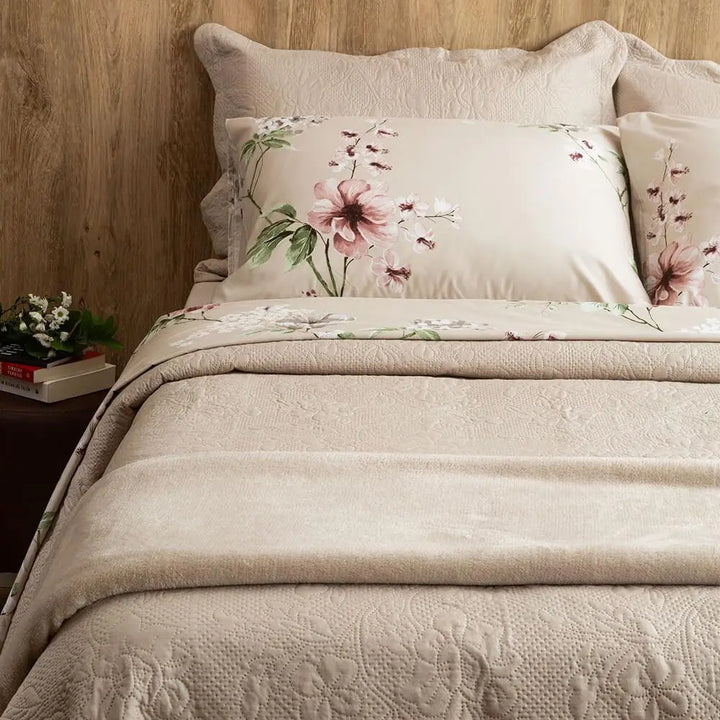 Jogo de Cama Colcha Queen Fiore Bege Microfibra 3 Peças