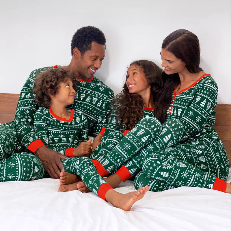 Conjunto Pai e Filho Natal Estampa em Contraste de Cores